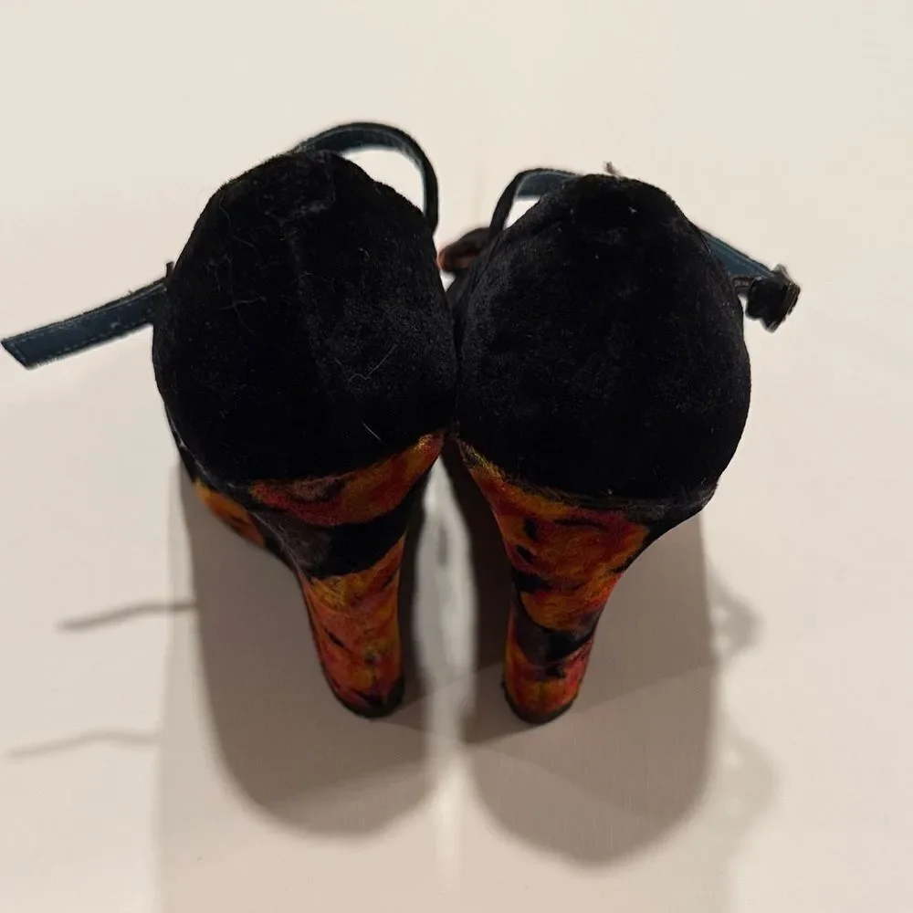 Via Spiga Black and Brown Heels with Bow Accent